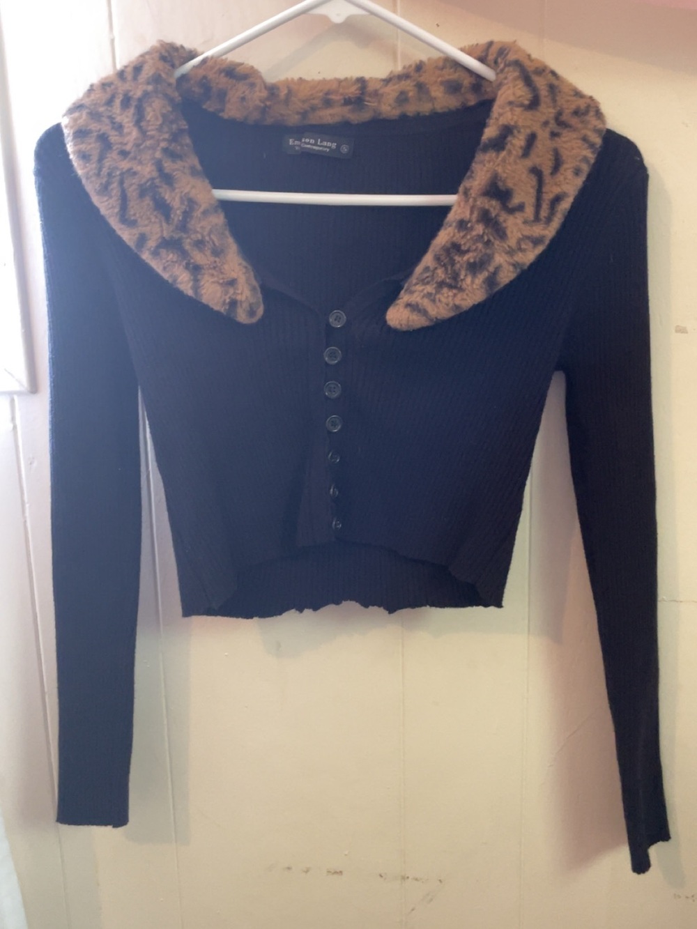 Cropped Black Ribbed Long-Sleeve Top with Faux Fur Collar